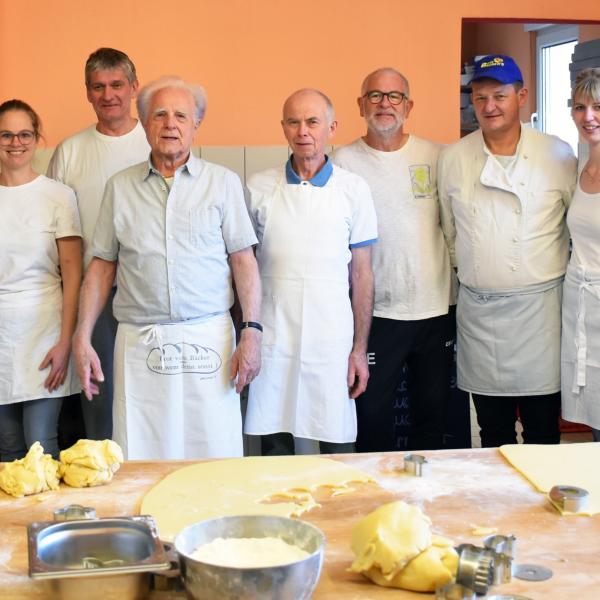 v.l. Hajrija Erner, Franziska Dürbeck, Norbert Linz, Engelbert Erner, Willi Düngfelder, Wolfgang Erner, Simon Löblein, Johanna Düngfelder