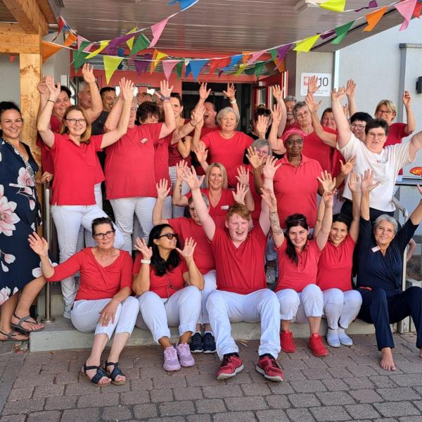 Fröhliches Pflegeteam der Caritas Neunkirchen am Brand